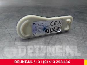 Däcktryckssensor från en Mercedes-Benz Vito (447.6) 1.6 109 CDI 16V 4x4 2015