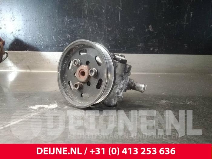 Usagé Pompe de direction Audi A4 Prix € 25,00 Règlement à la marge proposé par van Deijne Onderdelen Uden B.V.