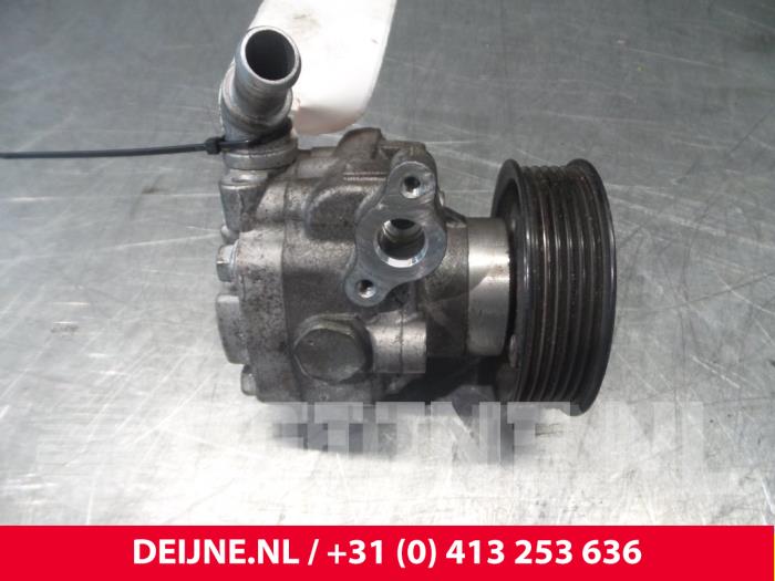 Usagé Pompe de direction Volkswagen Transporter/Caravelle T6 Prix € 151,25 Prix TTC proposé par van Deijne Onderdelen Uden B.V.