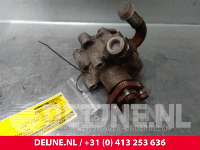 Usagé Pompe de direction Skoda Superb (3U4) 2.0 TDI 16V Prix € 20,00 Règlement à la marge proposé par van Deijne Onderdelen Uden B.V.