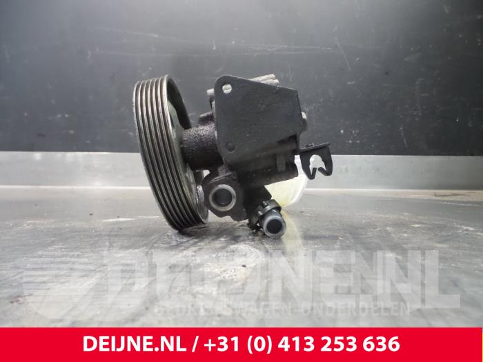 Power steering pump from a Peugeot Expert 2007