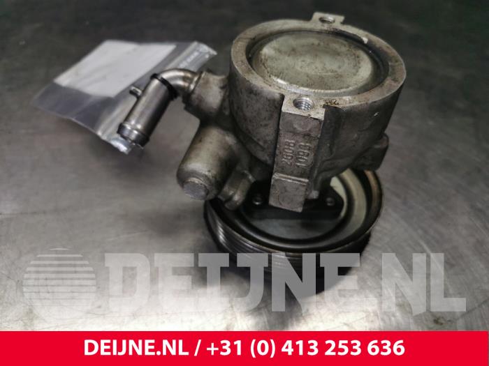Usagé Pompe de direction Peugeot Bipper (AA) 1.3 HDI Prix € 60,50 Prix TTC proposé par van Deijne Onderdelen Uden B.V.
