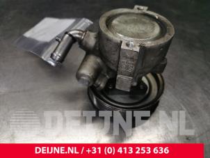 Używane Pompa wspomagania kierownicy Peugeot Bipper (AA) 1.3 HDI Cena € 60,50 Z VAT oferowane przez van Deijne Onderdelen Uden B.V.