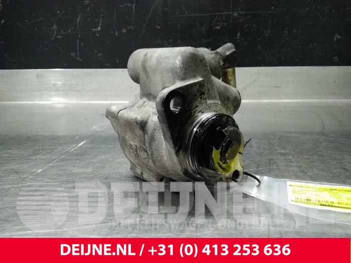 Usagé Pompe de direction Renault Master Prix € 72,60 Prix TTC proposé par van Deijne Onderdelen Uden B.V.