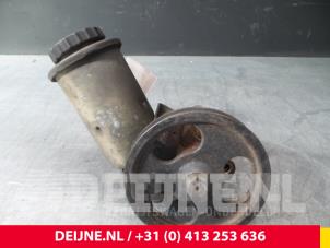 Used Power steering pump Toyota HiAce II Price € 90,75 Inclusive VAT offered by van Deijne Onderdelen Uden B.V.