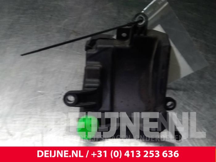 Mercedes Vito Power steering fluid reservoirs stock