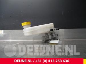 Używane Glówny cylinder hamulcowy Peugeot Boxer (U9) Cena € 48,40 Z VAT oferowane przez van Deijne Onderdelen Uden B.V.