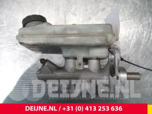 Używane Glówny cylinder hamulcowy Renault Megane Cena € 20,00 Procedura marży oferowane przez van Deijne Onderdelen Uden B.V.