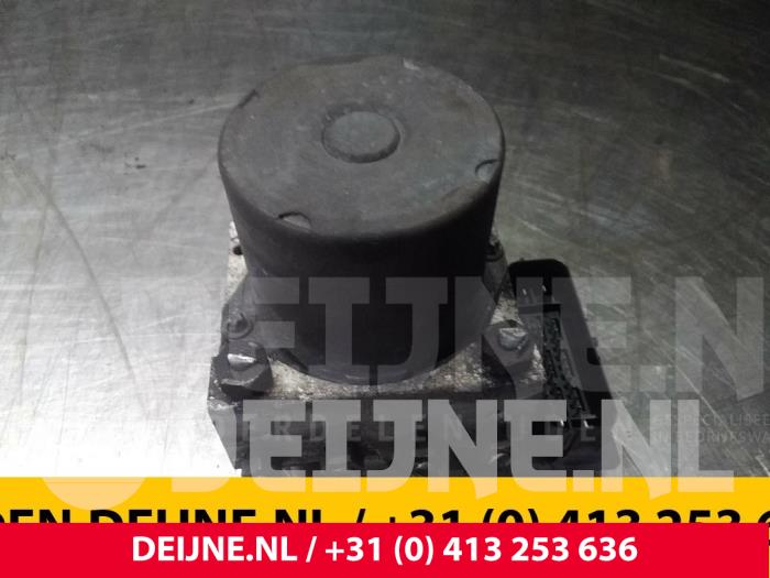 Begagnade ABS-pump Ford Transit Pris € 90,75 Inklusive moms erbjuds av van Deijne Onderdelen Uden B.V.