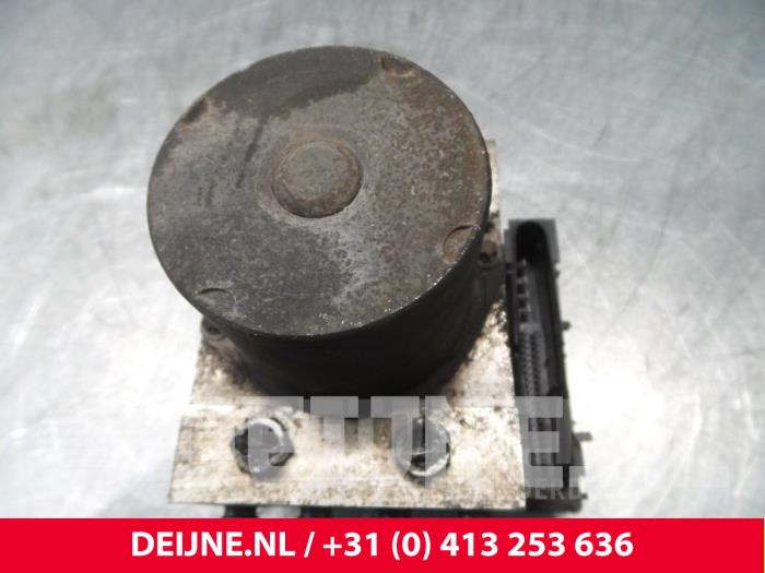 Usagé Bloc ABS Ford Transit Prix € 42,35 Prix TTC proposé par van Deijne Onderdelen Uden B.V.