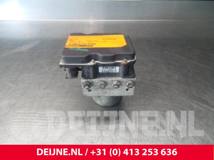 Begagnade ABS-pump Ford Transit Pris € 36,30 Inklusive moms erbjuds av van Deijne Onderdelen Uden B.V.