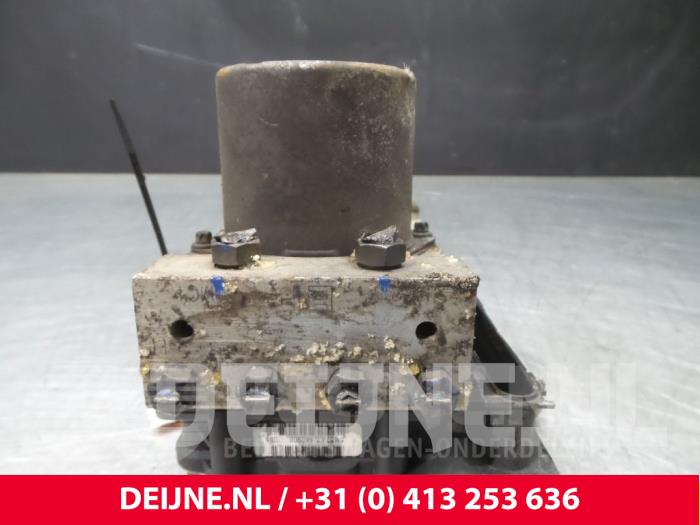 Usagé Bloc ABS Ford Transit Prix € 181,50 Prix TTC proposé par van Deijne Onderdelen Uden B.V.