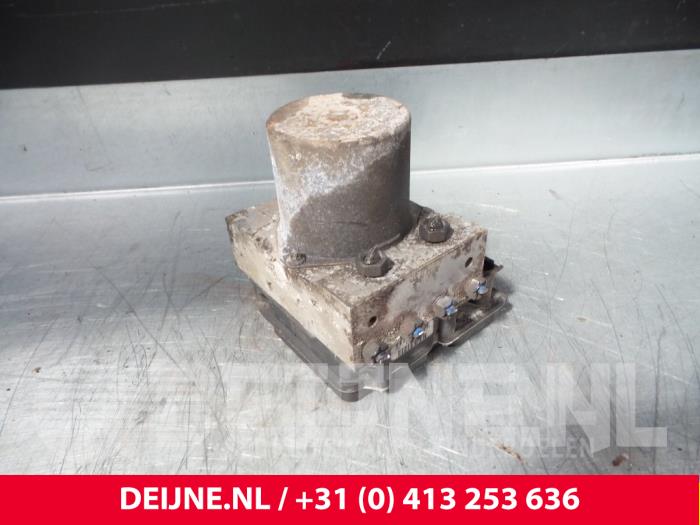 Usagé Bloc ABS Ford Transit Prix € 84,70 Prix TTC proposé par van Deijne Onderdelen Uden B.V.