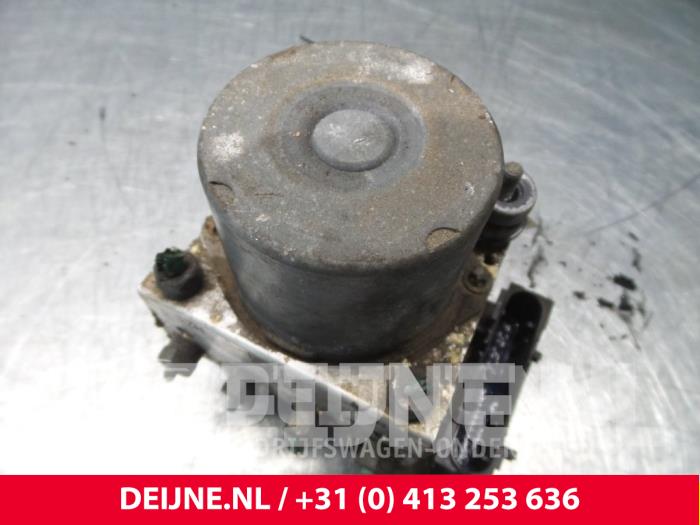 Usagé Pompe ABS Opel Combo Prix € 6,05 Prix TTC proposé par van Deijne Onderdelen Uden B.V.