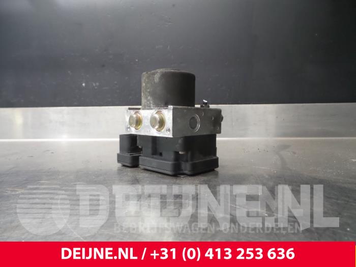 Begagnade ABS-pump Volkswagen Caddy Pris € 30,25 Inklusive moms erbjuds av van Deijne Onderdelen Uden B.V.