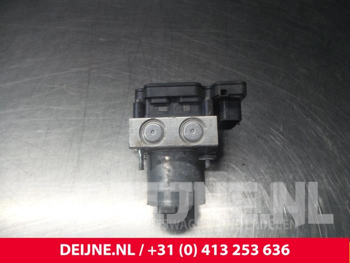 Usagé Bloc ABS Volkswagen Crafter Prix € 344,85 Prix TTC proposé par van Deijne Onderdelen Uden B.V.