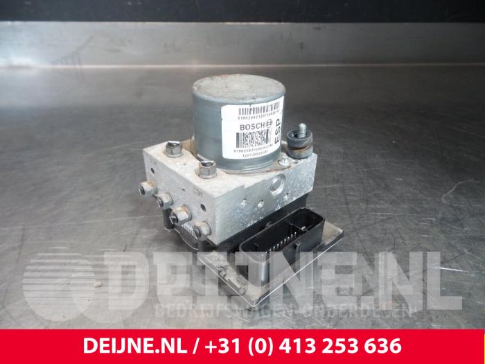 Usagé Bloc ABS Fiat Qubo 1.3 D 16V Multijet Prix € 260,15 Prix TTC proposé par van Deijne Onderdelen Uden B.V.
