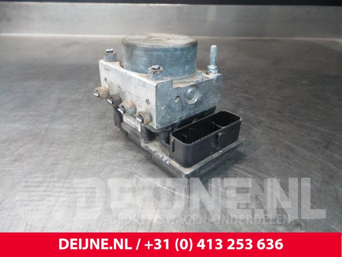 Używane Pompa ABS Fiat Fiorino (225) 1.3 JTD 16V Multijet Cena € 72,60 Z VAT oferowane przez van Deijne Onderdelen Uden B.V.