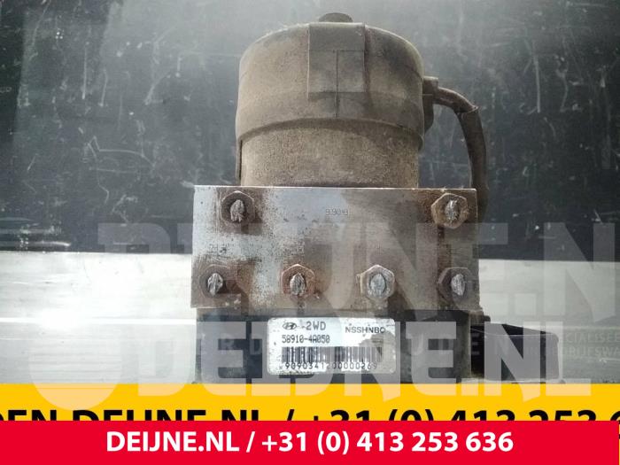 Used ABS pump Hyundai H200 Price € 90,75 Inclusive VAT offered by van Deijne Onderdelen Uden B.V.