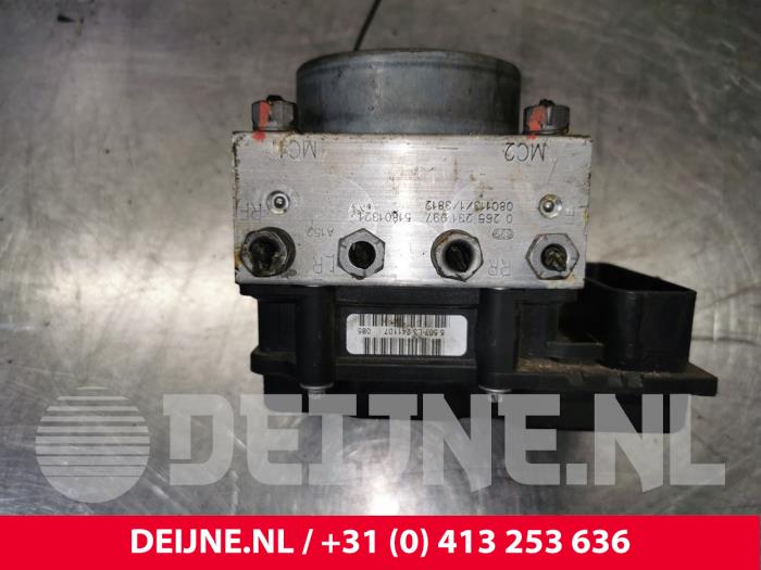 Begagnade ABS-pump Peugeot Bipper Pris € 24,20 Inklusive moms erbjuds av van Deijne Onderdelen Uden B.V.