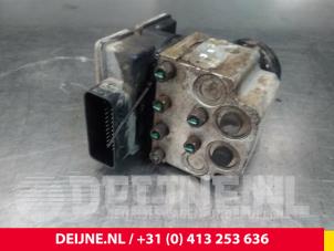 Usados Bomba ABS Renault Master Precio € 96,80 IVA incluido ofrecido por van Deijne Onderdelen Uden B.V.