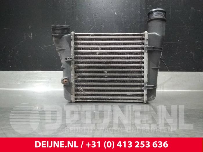 Usados Intercooler Audi A4 Quattro (B7) 2.0 TDI Precio € 50,00 Norma de margen ofrecido por van Deijne Onderdelen Uden B.V.