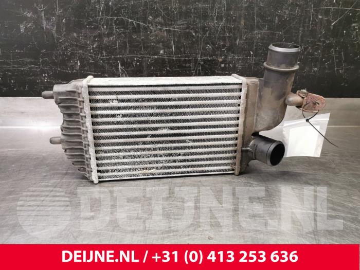 Usados Intercooler Fiat Ducato Precio € 24,20 IVA incluido ofrecido por van Deijne Onderdelen Uden B.V.