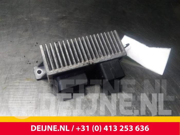 Używane Przekaznik wentylatora Renault Master Cena € 18,15 Z VAT oferowane przez van Deijne Onderdelen Uden B.V.