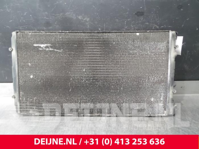 Używane Chlodnica Nissan Interstar Cena € 48,40 Z VAT oferowane przez van Deijne Onderdelen Uden B.V.