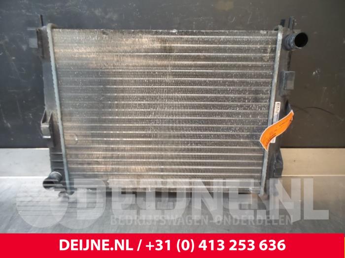 Used Radiator Renault Clio III (BR/CR) 1.2 16V 75 Hi-Flex Price € 40,00 Margin scheme offered by van Deijne Onderdelen Uden B.V.