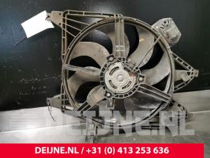 Usagé Boîtier ventilateur Renault Kangoo Express (FC) 1.5 dCi 68 Prix € 60,50 Prix TTC proposé par van Deijne Onderdelen Uden B.V.