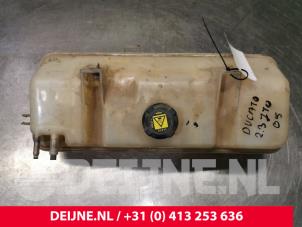 Gebrauchte Ausgleichsbehälter Fiat Ducato (243/244/245) 2.3 JTD 16V Preis € 30,25 Mit Mehrwertsteuer angeboten von van Deijne Onderdelen Uden B.V.