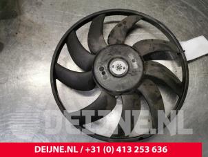 Usados Aleta de refrigeración Audi Q3 (8UB/8UG) 2.0 TDI 16V 170 Precio € 30,25 IVA incluido ofrecido por van Deijne Onderdelen Uden B.V.