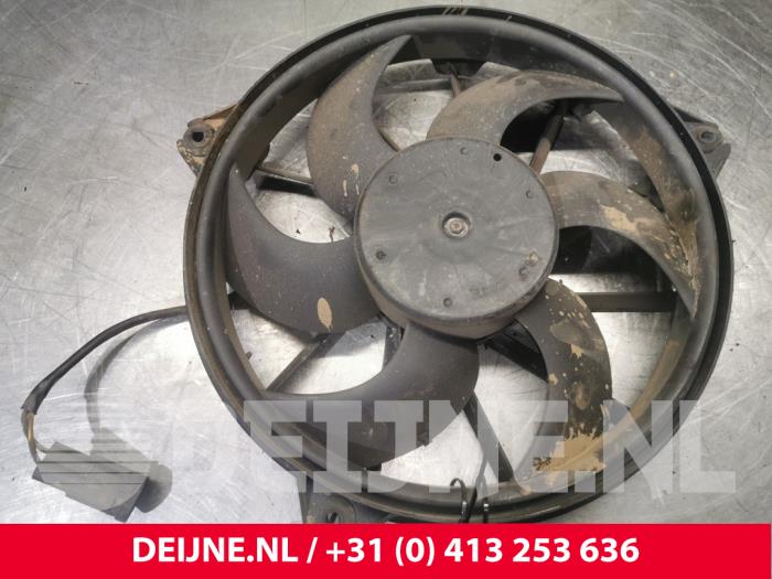 Gebrauchte Kühlrippe Citroen Jumpy Preis € 36,30 Mit Mehrwertsteuer angeboten von van Deijne Onderdelen Uden B.V.