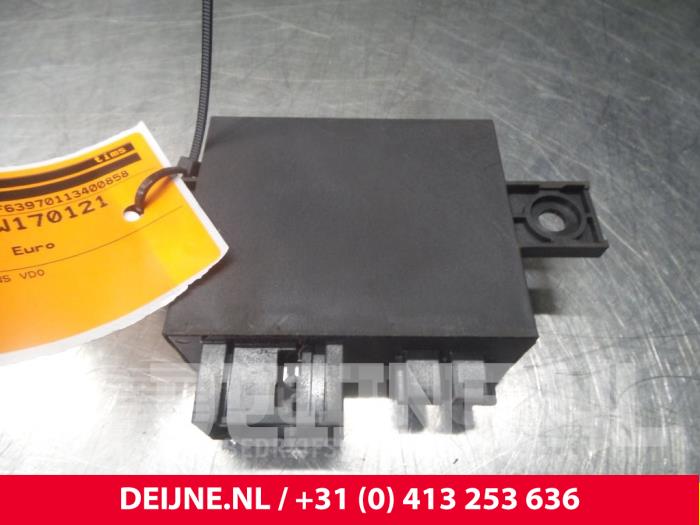 Used Computer, miscellaneous Mercedes Vito Price € 36,30 Inclusive VAT offered by van Deijne Onderdelen Uden B.V.