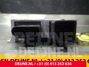 Usados Ordenador de refrigeración Renault Master IV (FV) 2.3 dCi 145 16V FWD Precio € 18,15 IVA incluido ofrecido por van Deijne Onderdelen Uden B.V.