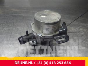 Used Vacuum pump (diesel) Mercedes Citan (415.6) 1.5 109 CDI Price € 60,50 Inclusive VAT offered by van Deijne Onderdelen Uden B.V.