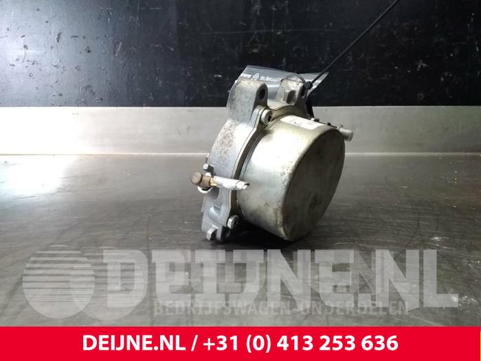 Vacuum pump (diesel) from a Fiat Ducato (250) 2.0 D 115 Multijet 2014