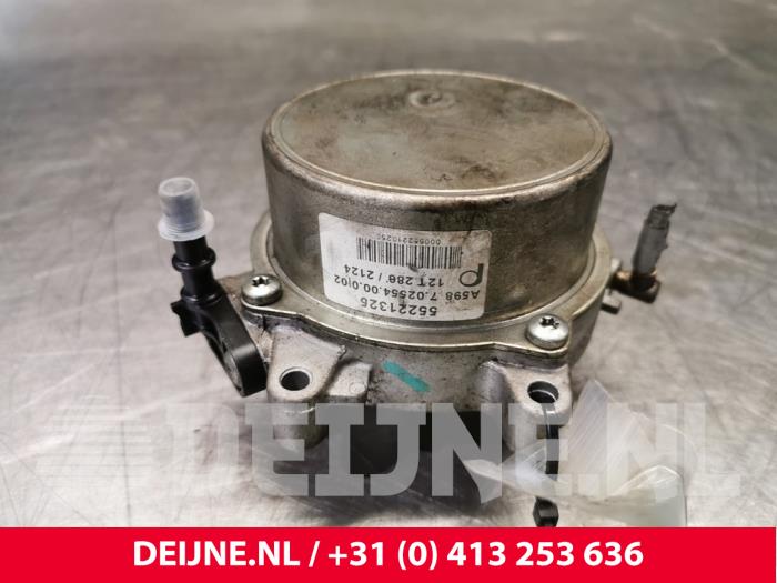 Vacuum pump (diesel) from a Fiat Ducato (250) 2.0 D 115 Multijet 2014