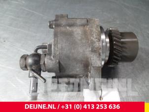 Used Vacuum pump (diesel) Toyota HiAce II 2.5 D4-D 90 Price € 90,75 Inclusive VAT offered by van Deijne Onderdelen Uden B.V.