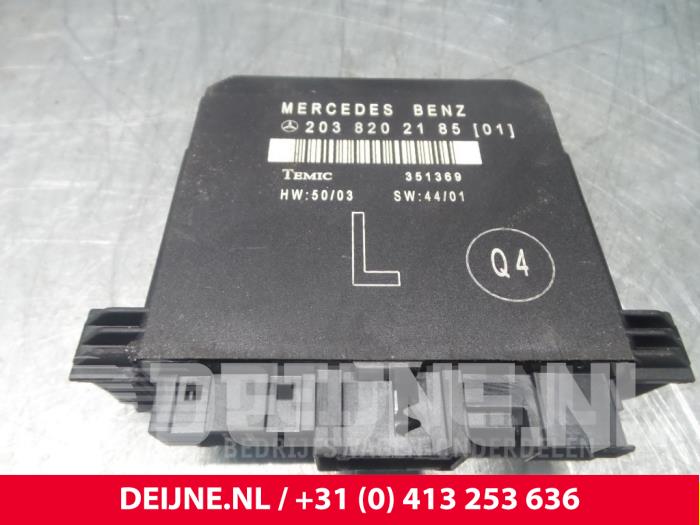Usados Módulo electrónico central Mercedes C (W203) 1.8 C-200K 16V Precio € 30,00 Norma de margen ofrecido por van Deijne Onderdelen Uden B.V.