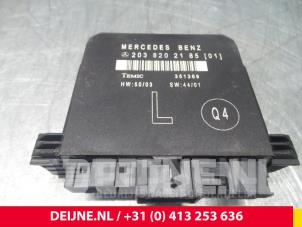 Używane Glówny modul elektroniczny Mercedes C (W203) 1.8 C-200K 16V Cena € 30,00 Procedura marży oferowane przez van Deijne Onderdelen Uden B.V.