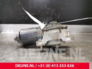 Usados Motor limpiaparabrisas delante Toyota Hiace Precio € 48,40 IVA incluido ofrecido por van Deijne Onderdelen Uden B.V.