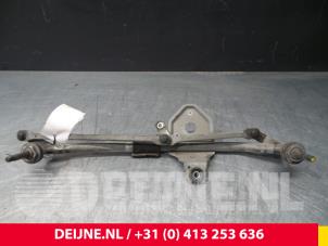Used Wiper mechanism Nissan Primastar 2.0 dCi 120 Price on request offered by van Deijne Onderdelen Uden B.V.