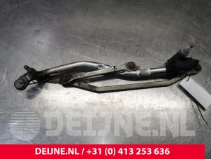 Używane Mechanizm wycieraczki Renault Laguna Cena € 20,00 Procedura marży oferowane przez van Deijne Onderdelen Uden B.V.