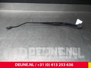Used Front wiper arm Citroen Jumpy (G9) 2.0 HDI 120 16V Price € 24,20 Inclusive VAT offered by van Deijne Onderdelen Uden B.V.