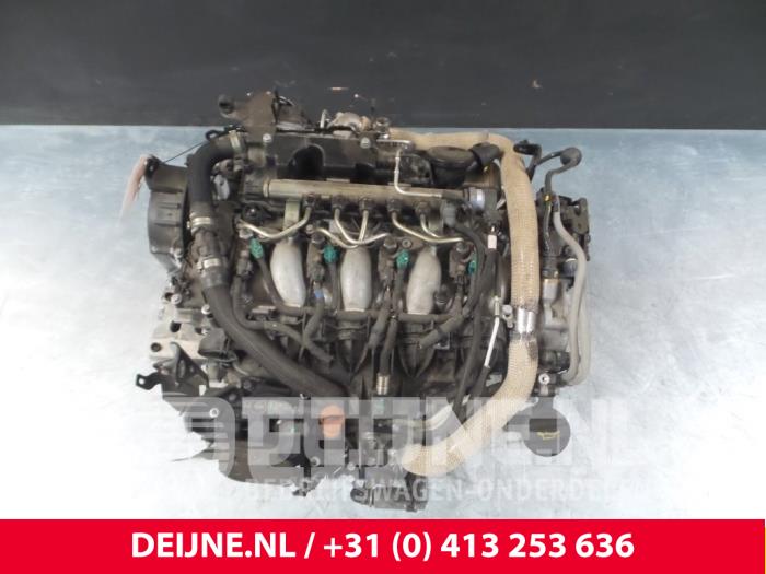 Motor de un Peugeot 5008 2013