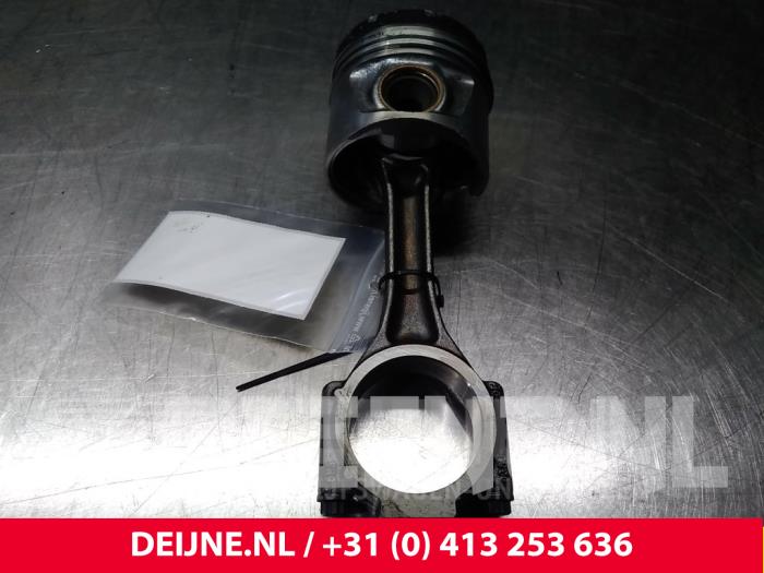 Usados Pistón Audi A6 Precio € 80,00 Norma de margen ofrecido por van Deijne Onderdelen Uden B.V.