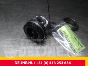 Kolben van een Ford Transit Courier 1.6 TDCi 2015