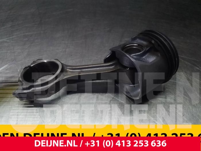 Begagnade Kolv Ford Transit Pris € 36,30 Inklusive moms erbjuds av van Deijne Onderdelen Uden B.V.